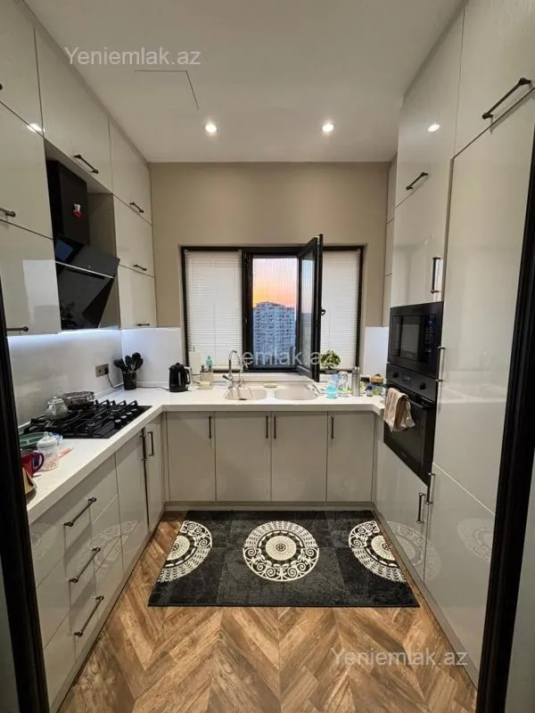 Satılır 2 otaqlı yeni tikili 64 m²