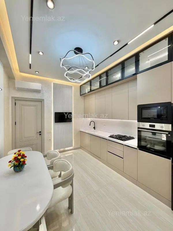 Satılır 2 otaqlı yeni tikili 90 m²