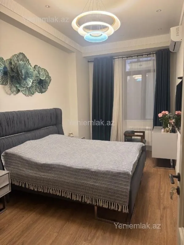 Satılır 2 otaqlı yeni tikili 83 m²