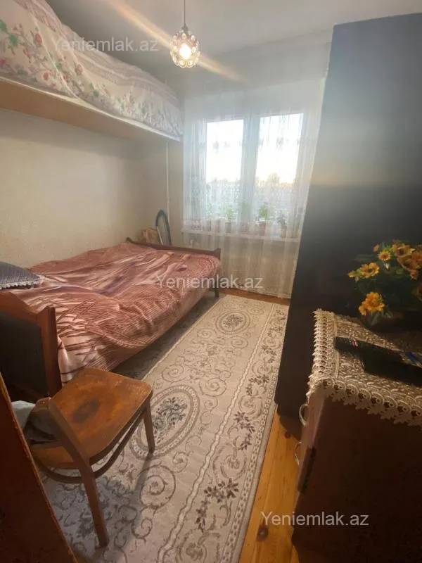 Satılır 2 otaqlı köhnə tikili 55 m²