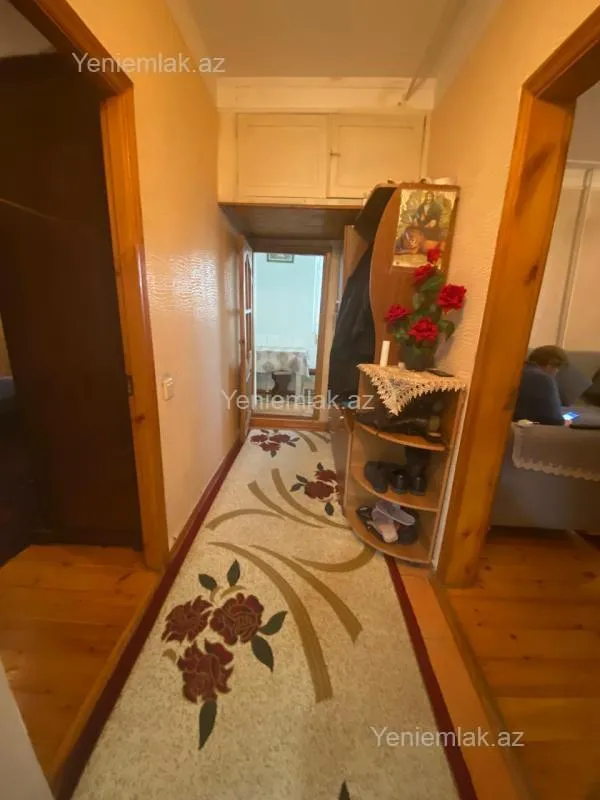 Satılır 2 otaqlı köhnə tikili 55 m²