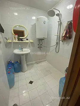 Satılır 2 otaqlı köhnə tikili 55 m²