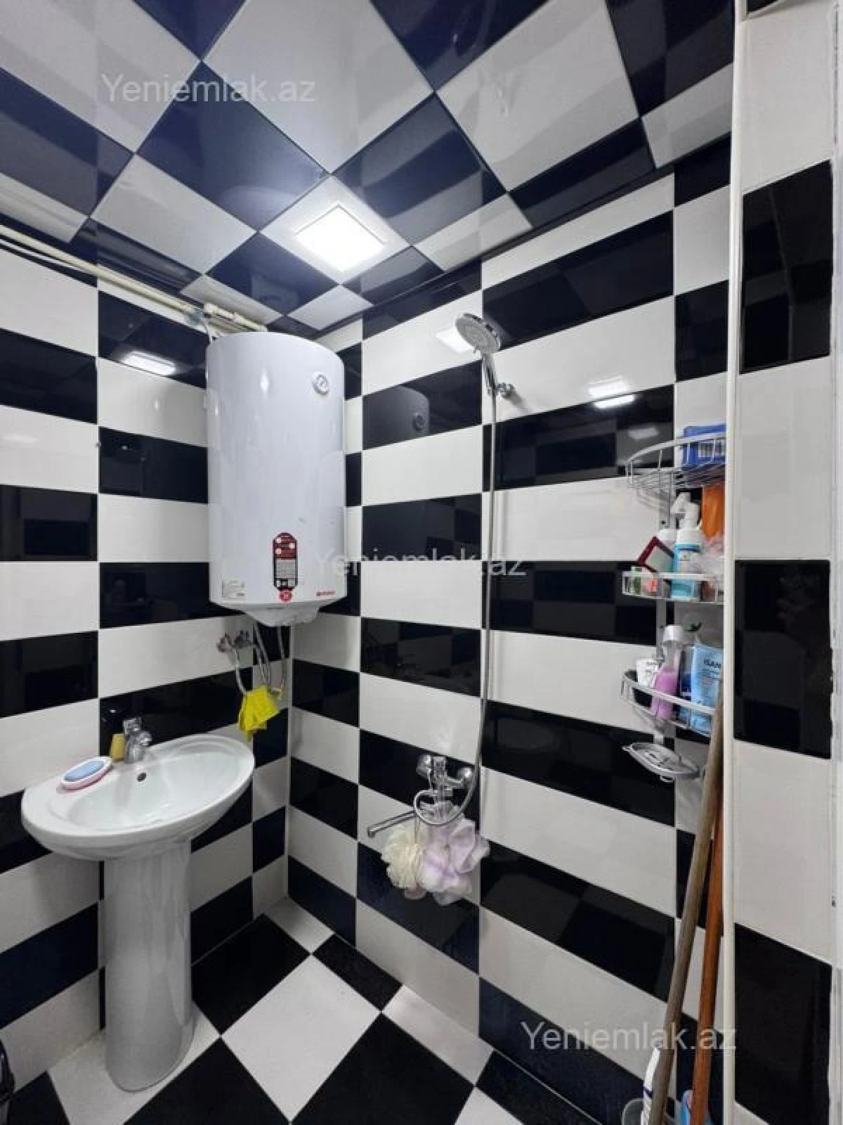 Satılır 2 otaqlı köhnə tikili 45 m²