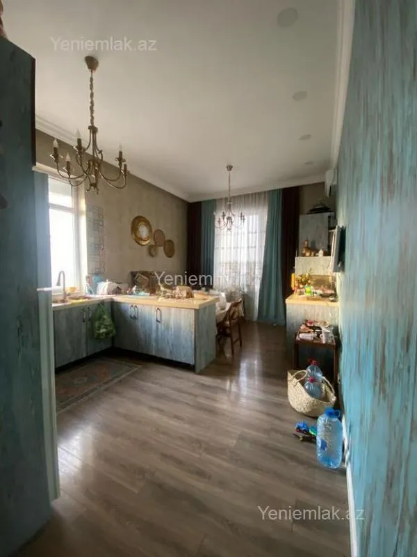 Satılır 4 otaqlı yeni tikili 160 m²