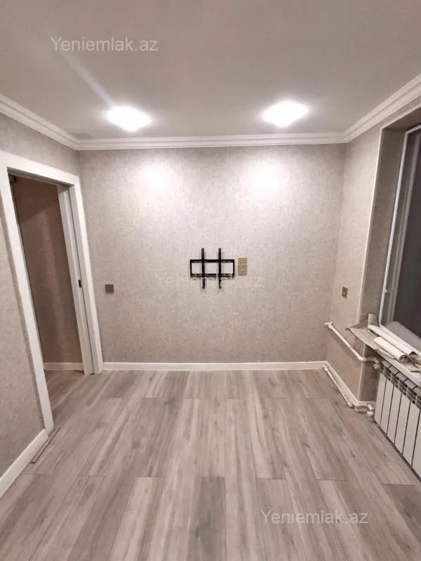 Satılır 2 otaqlı köhnə tikili 40 m²