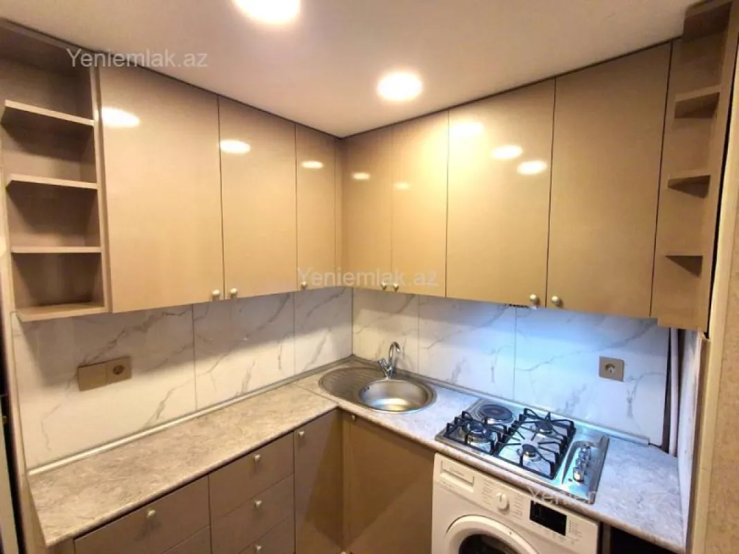 Satılır 2 otaqlı köhnə tikili 40 m²