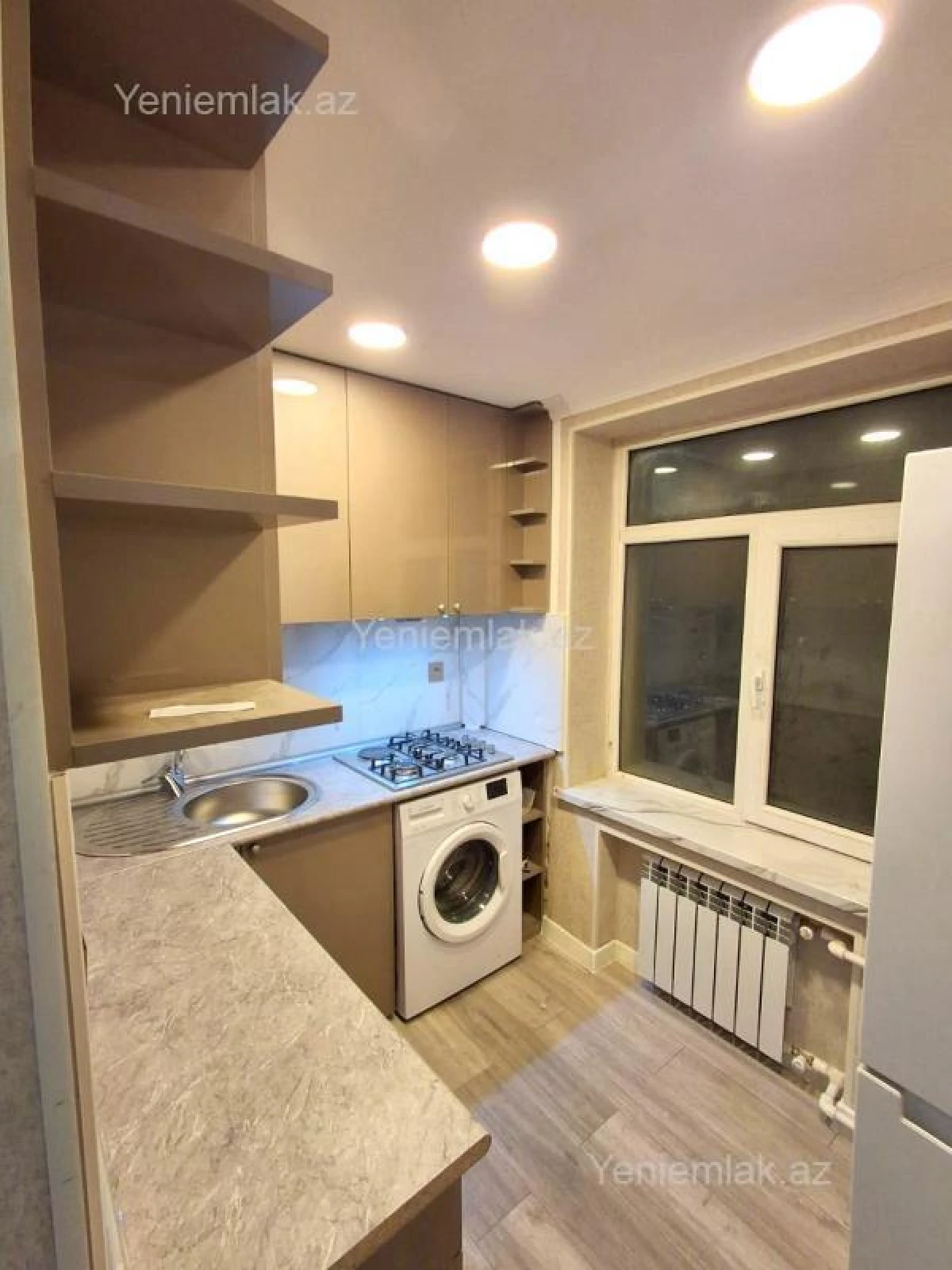 Satılır 2 otaqlı köhnə tikili 40 m²