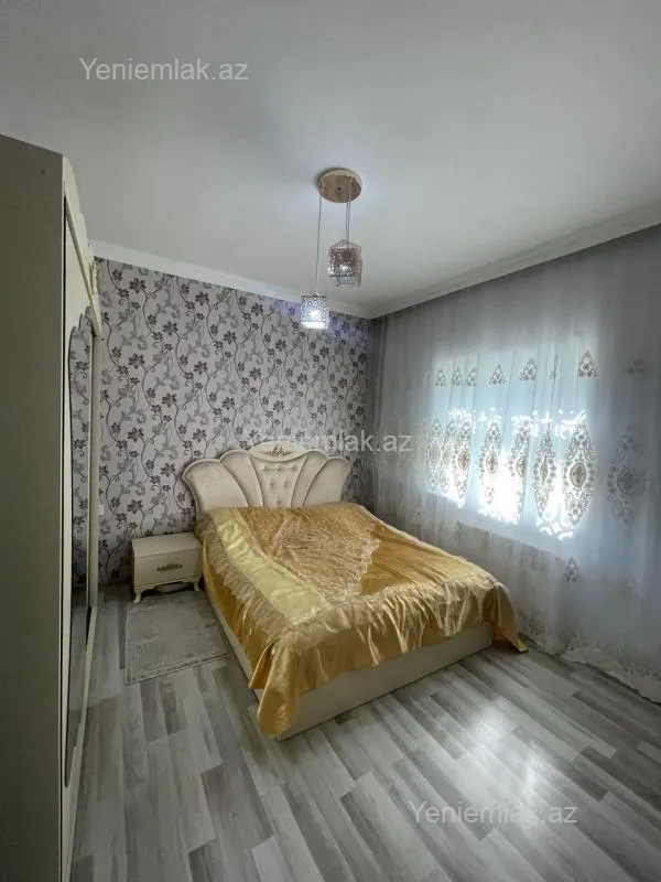 Satılır 5 otaqlı həyət evi 210 m²