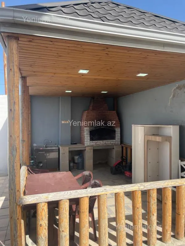 Satılır 5 otaqlı həyət evi 210 m²