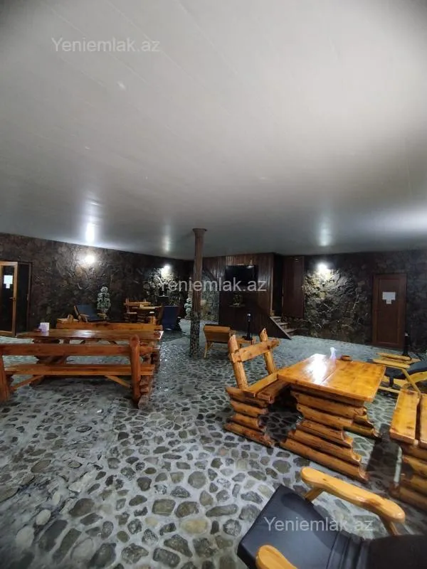 Satılır 6 otaqlı obyekt 3300 m²