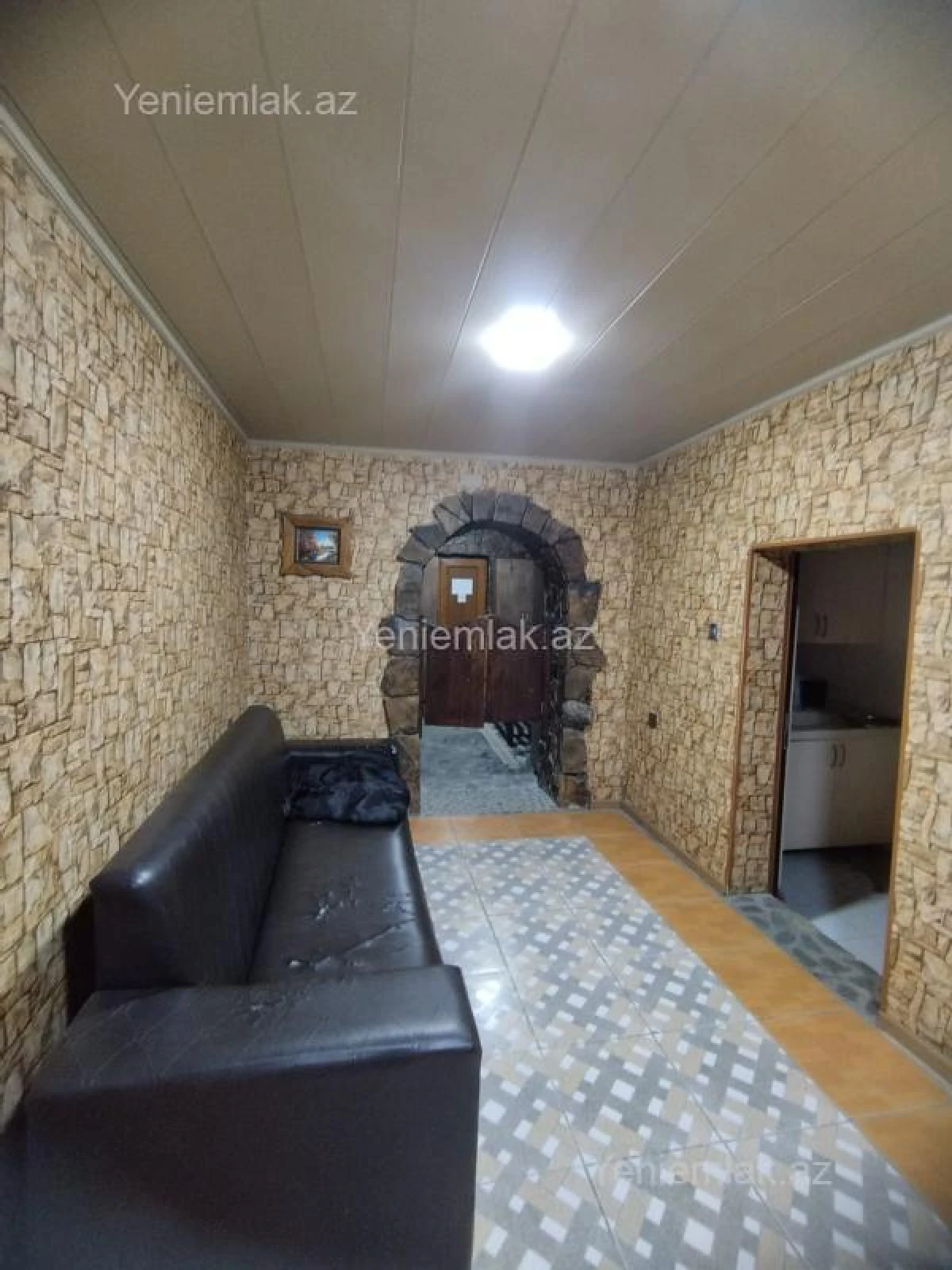 Satılır 6 otaqlı obyekt 3300 m²