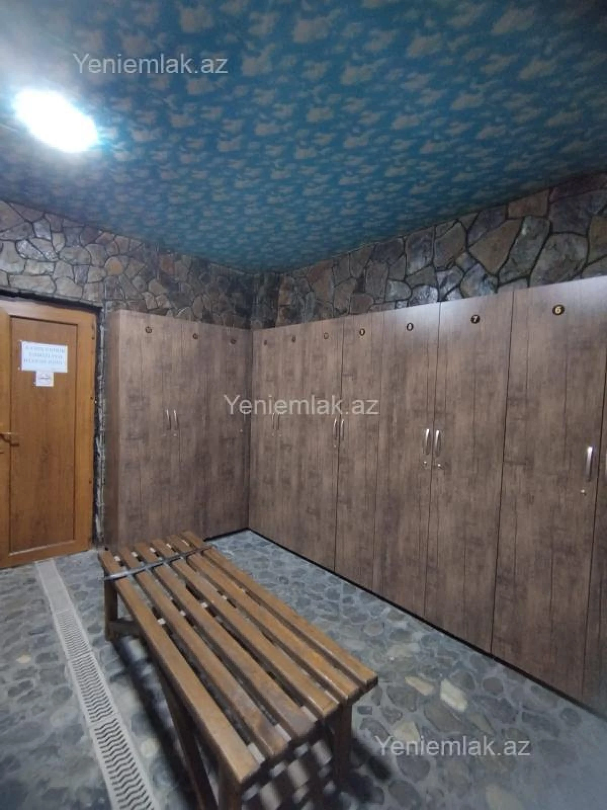 Satılır 6 otaqlı obyekt 3300 m²