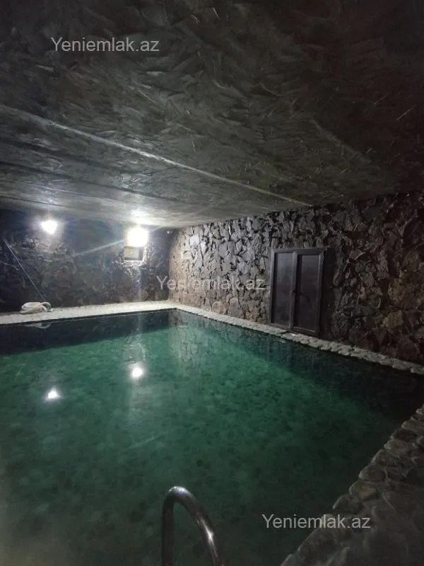 Satılır 6 otaqlı obyekt 3300 m²