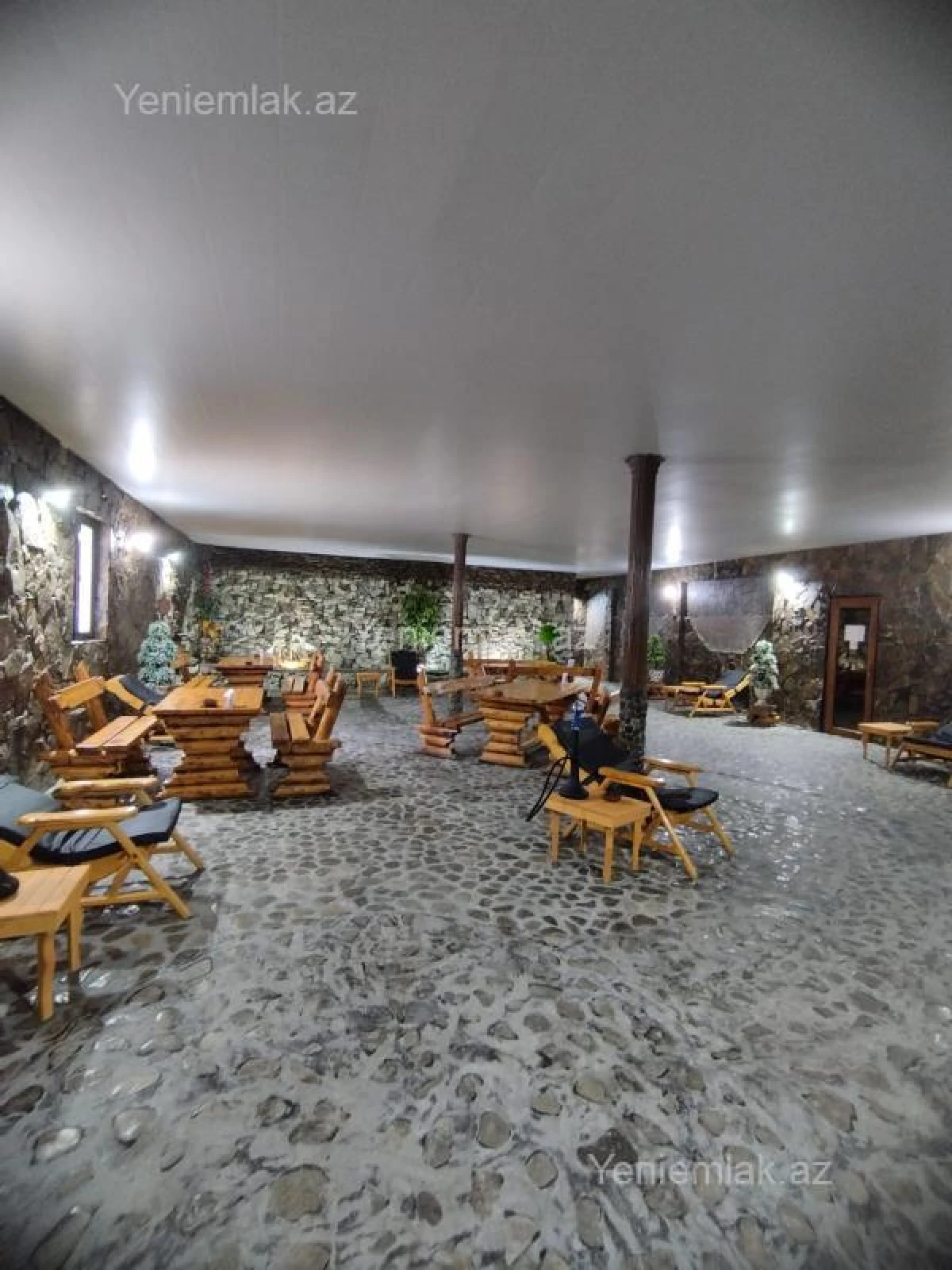 Satılır 6 otaqlı obyekt 3300 m²