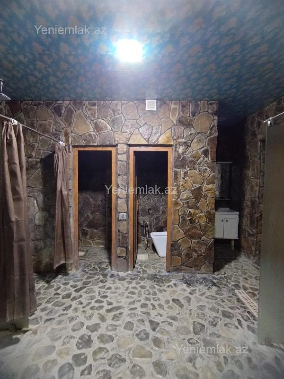 Satılır 6 otaqlı obyekt 3300 m²