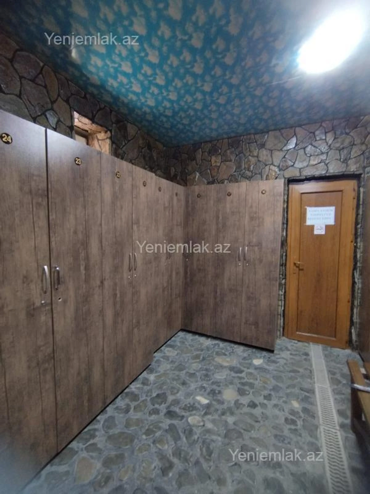 Satılır 6 otaqlı obyekt 3300 m²