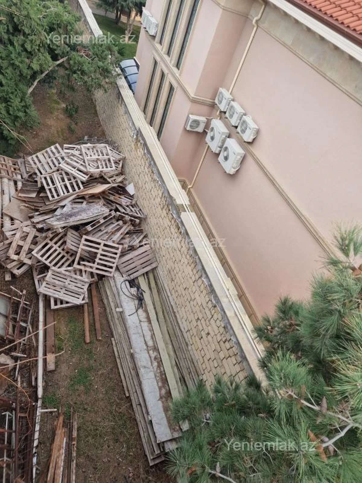 Satılır 9 otaqlı həyət evi 810 m²