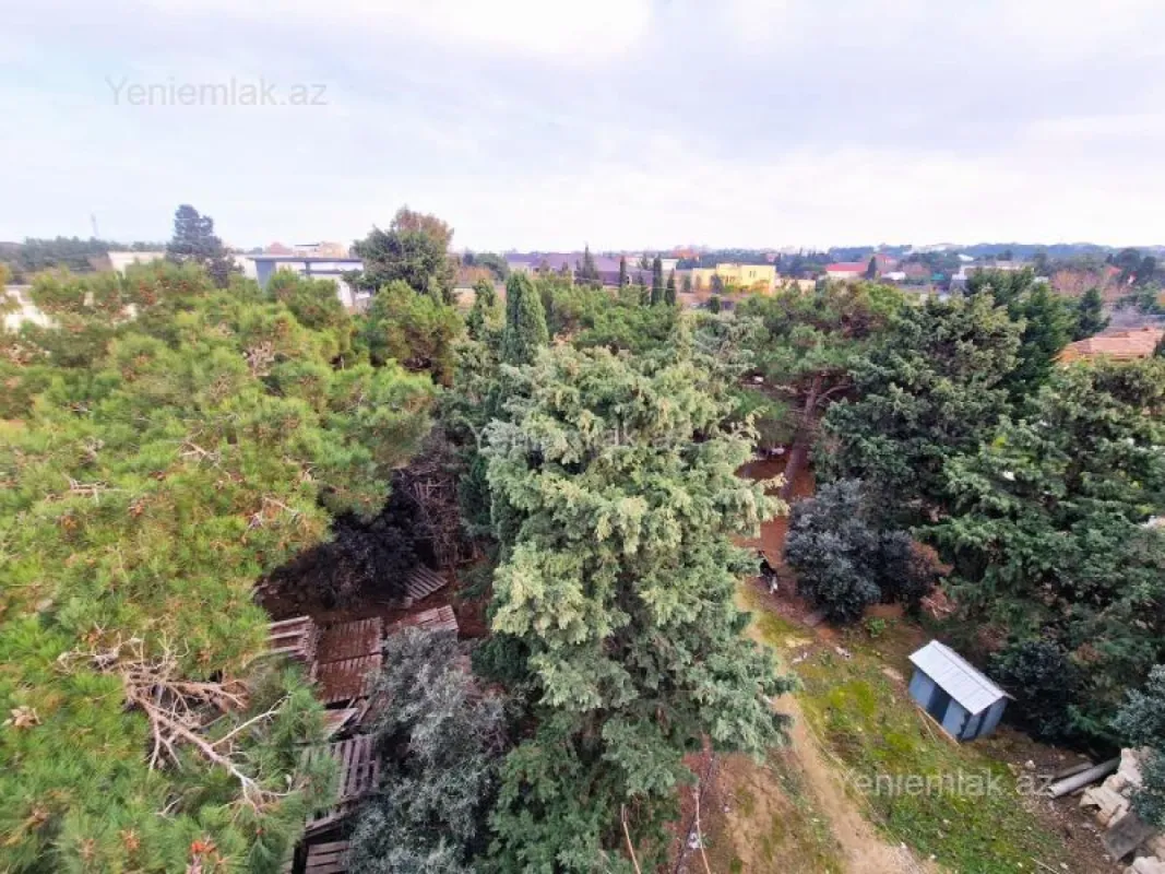 Satılır 9 otaqlı həyət evi 810 m²