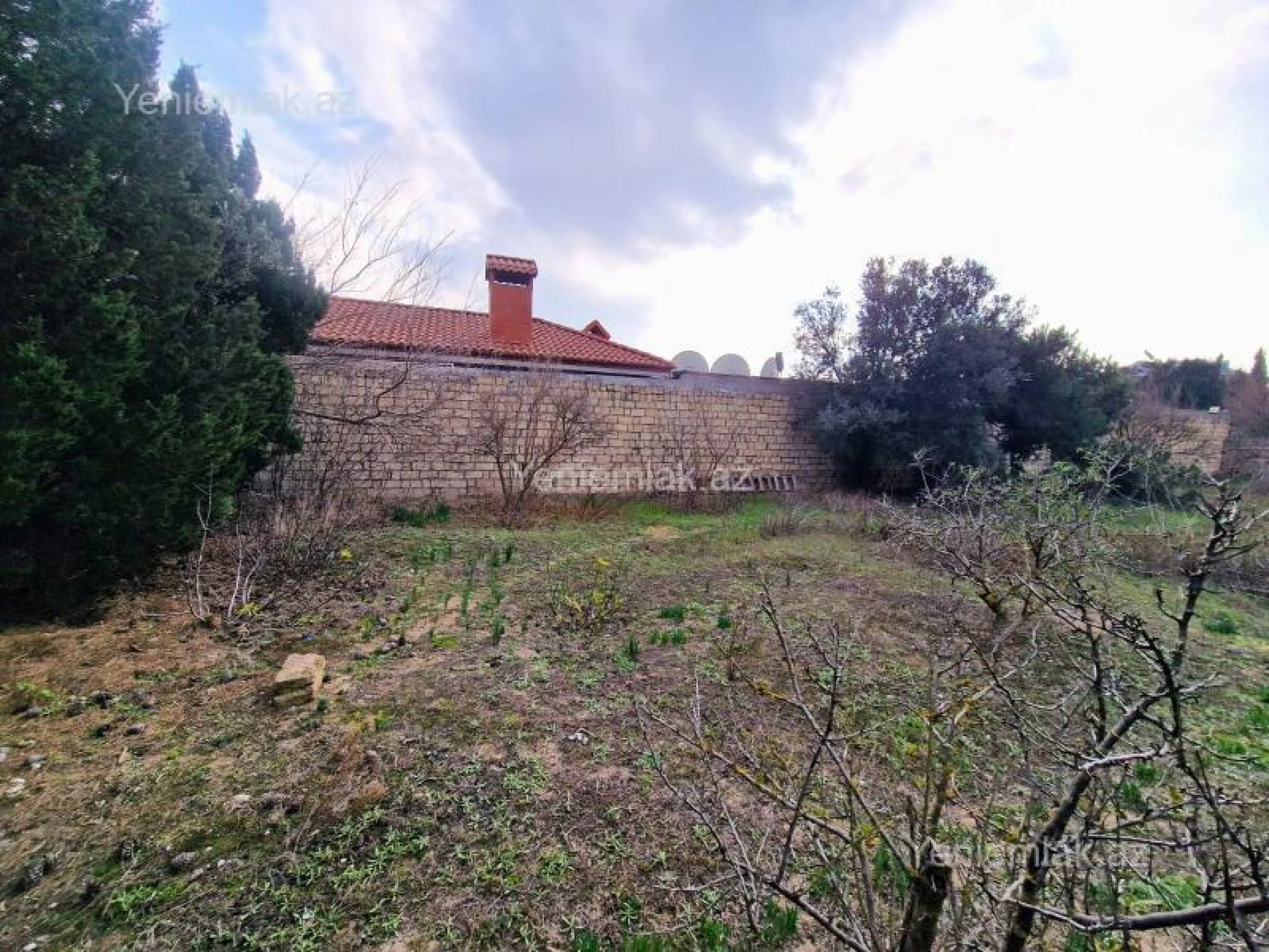 Satılır 9 otaqlı həyət evi 810 m²