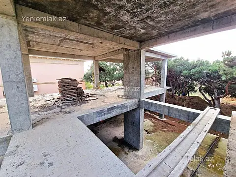 Satılır 9 otaqlı həyət evi 810 m²