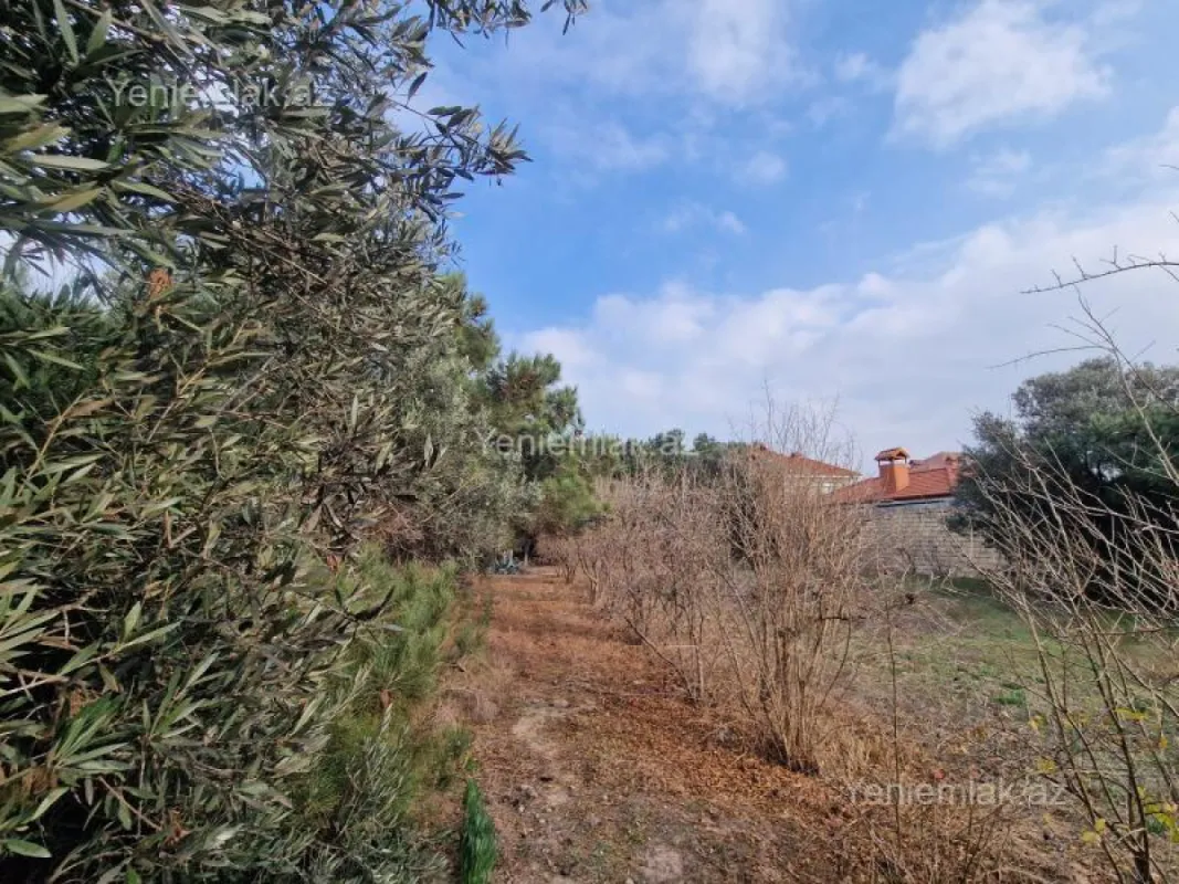 Satılır 9 otaqlı həyət evi 810 m²