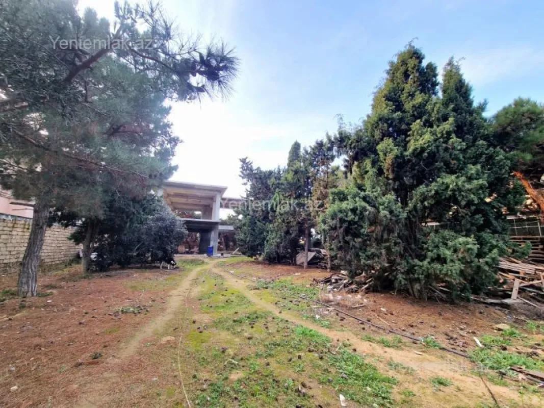 Satılır 9 otaqlı həyət evi 810 m²