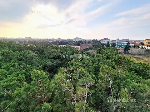 Satılır 9 otaqlı həyət evi 810 m²