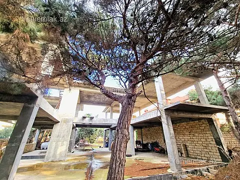 Satılır 9 otaqlı həyət evi 810 m²