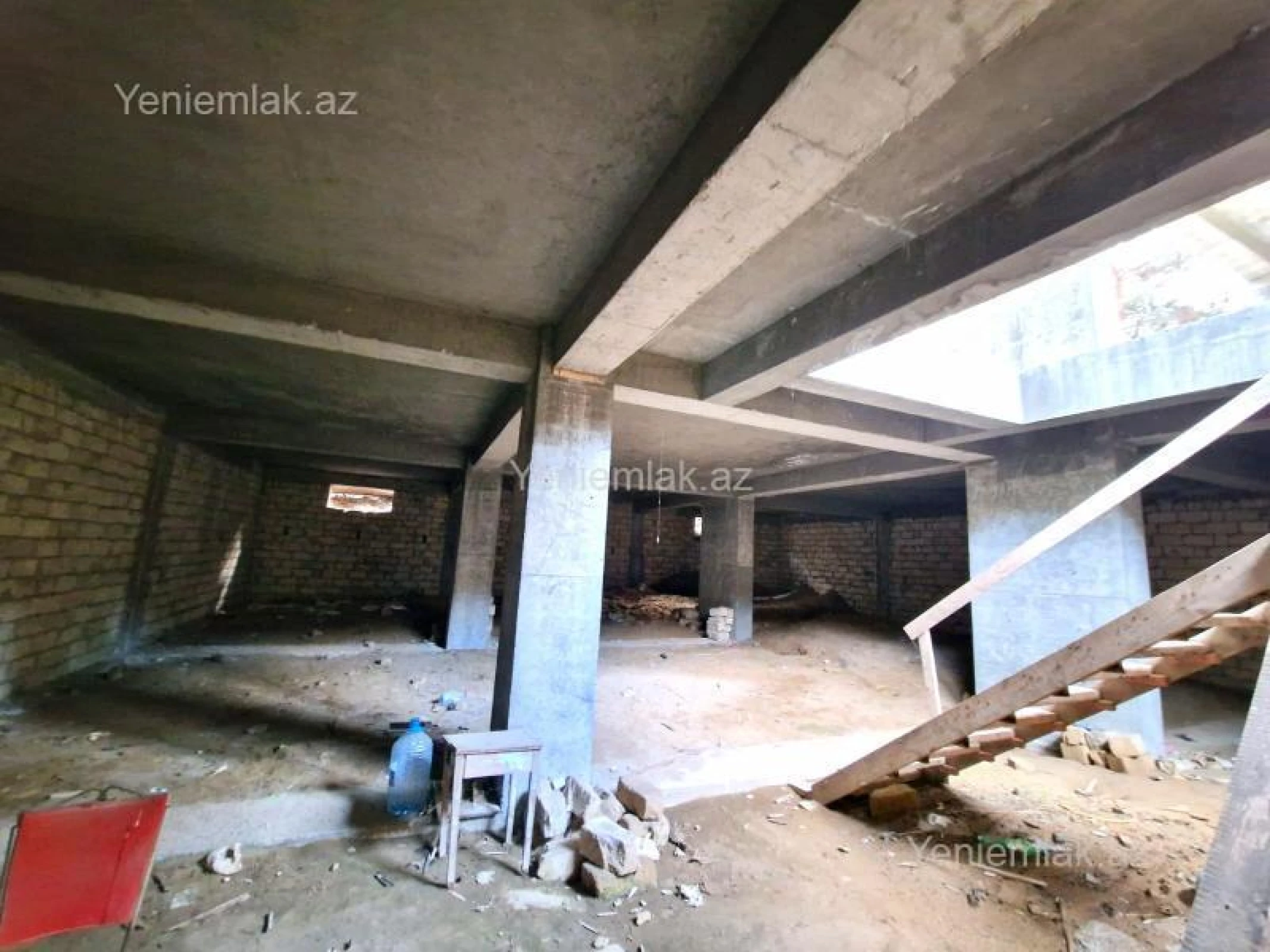 Satılır 9 otaqlı həyət evi 810 m²