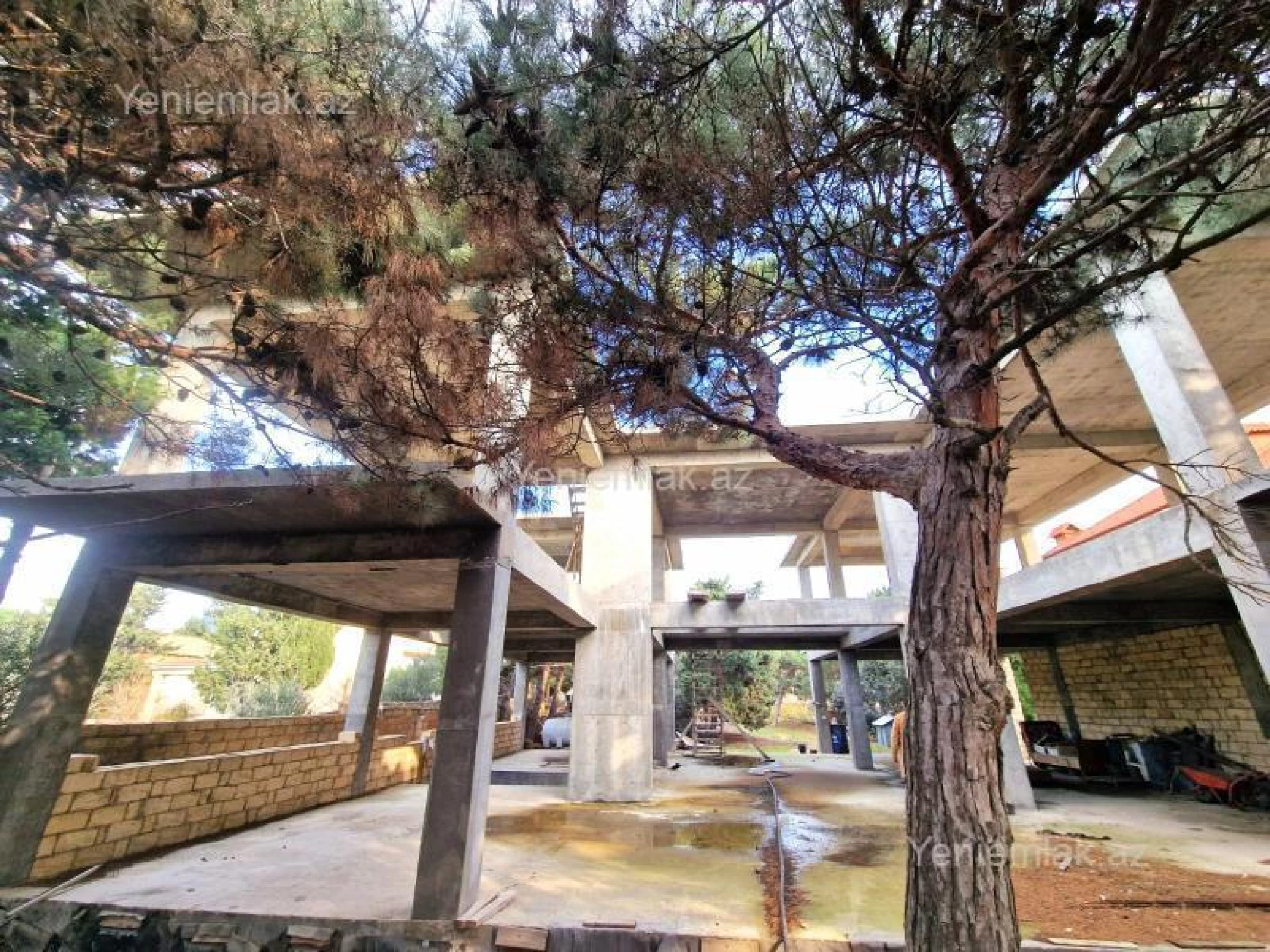 Satılır 9 otaqlı həyət evi 810 m²