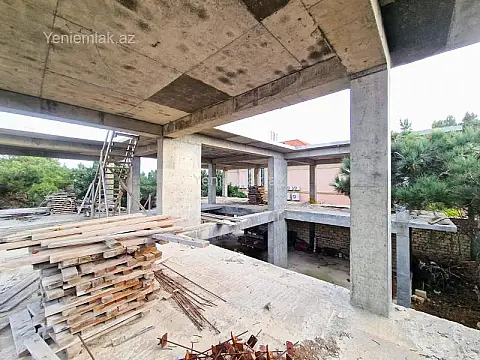 Satılır 9 otaqlı həyət evi 810 m²