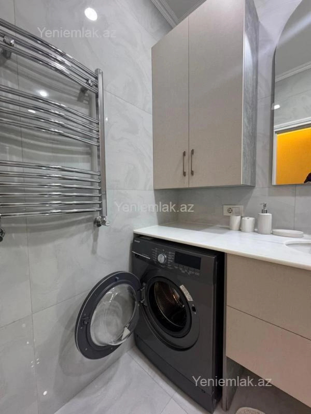 Kirayə verilir 2 otaqlı yeni tikili 70 m²