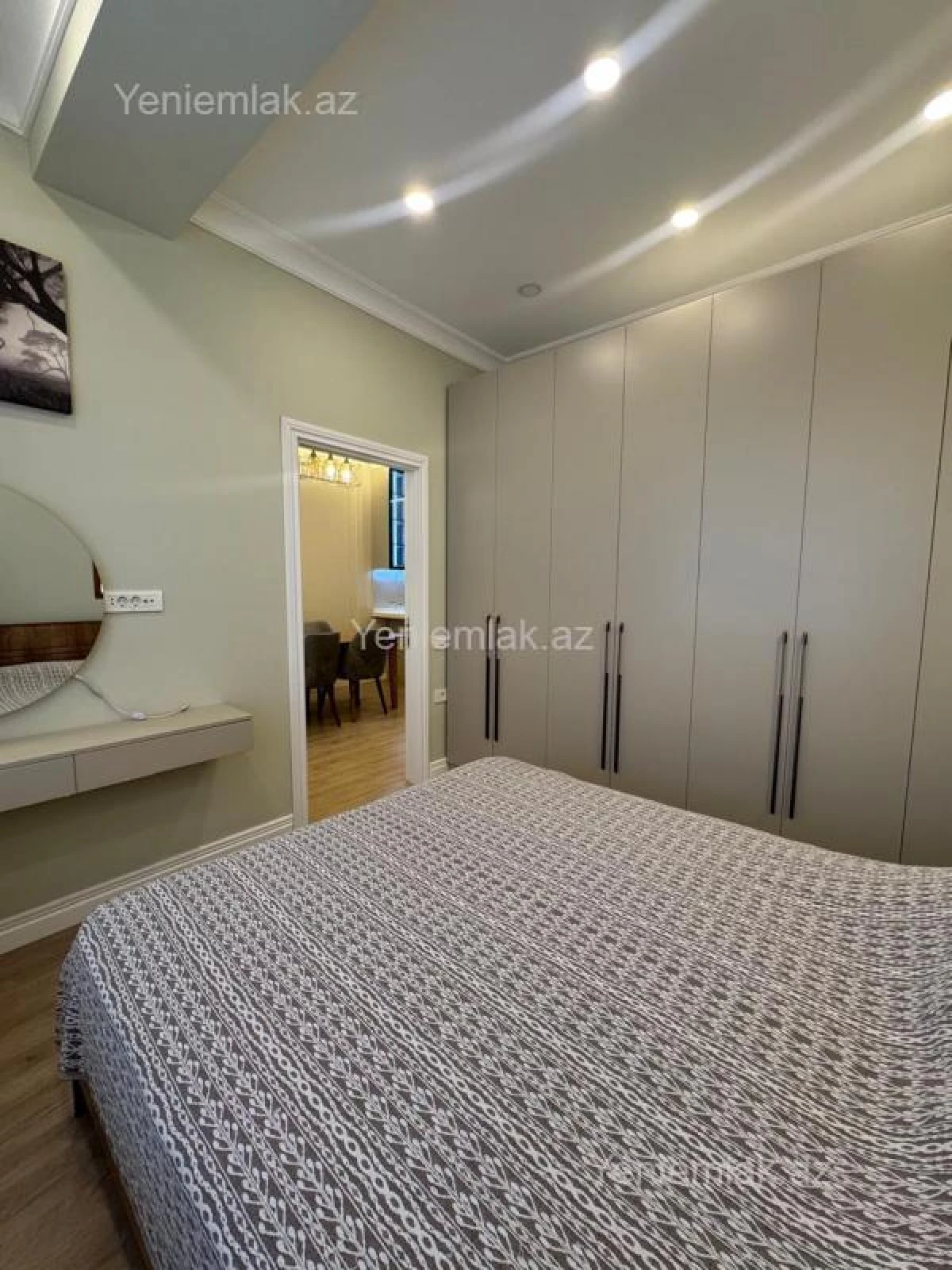 Kirayə verilir 2 otaqlı yeni tikili 70 m²