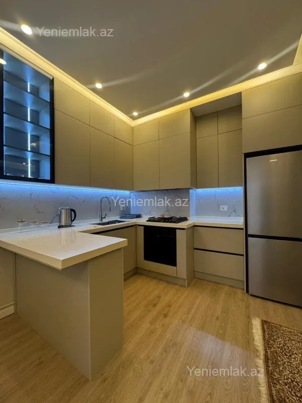 Kirayə verilir 2 otaqlı yeni tikili 70 m²