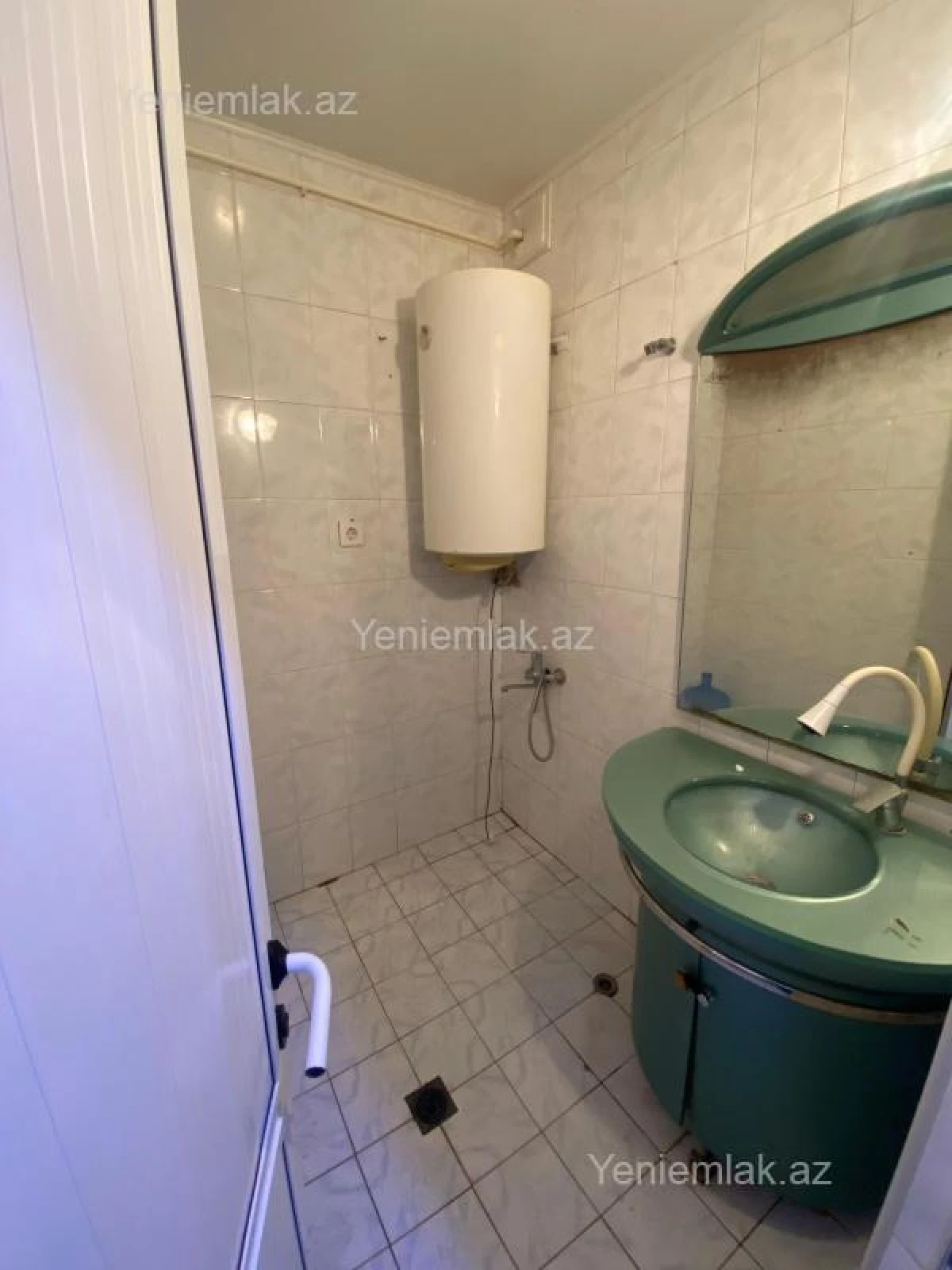 Satılır 2 otaqlı köhnə tikili 51 m²