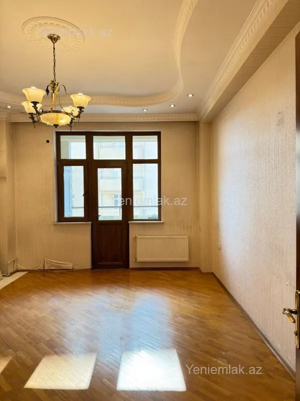 Satılır 3 otaqlı yeni tikili 165 m²