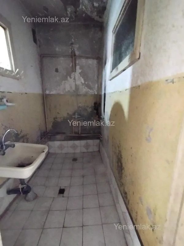 Satılır 3 otaqlı köhnə tikili 80 m²
