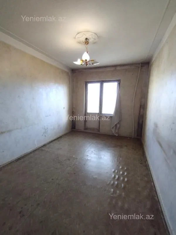 Satılır 3 otaqlı köhnə tikili 80 m²