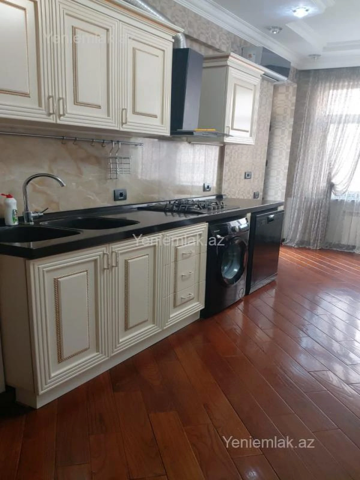 Satılır 3 otaqlı yeni tikili 156 m²