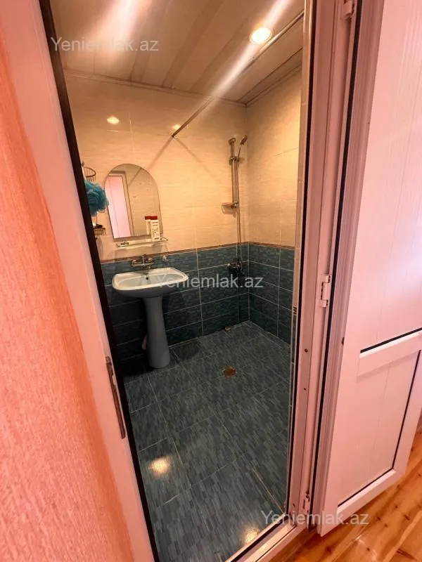 Satılır 2 otaqlı köhnə tikili 60 m²