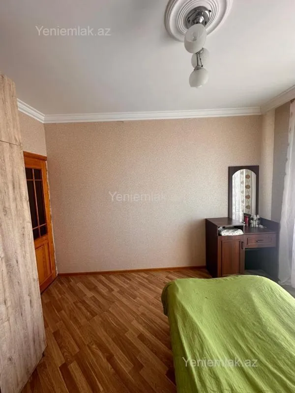 Satılır 2 otaqlı köhnə tikili 60 m²