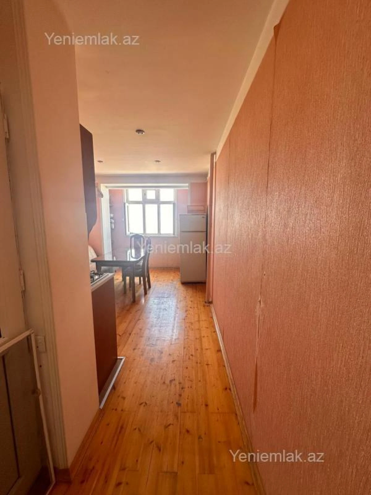 Satılır 2 otaqlı köhnə tikili 60 m²