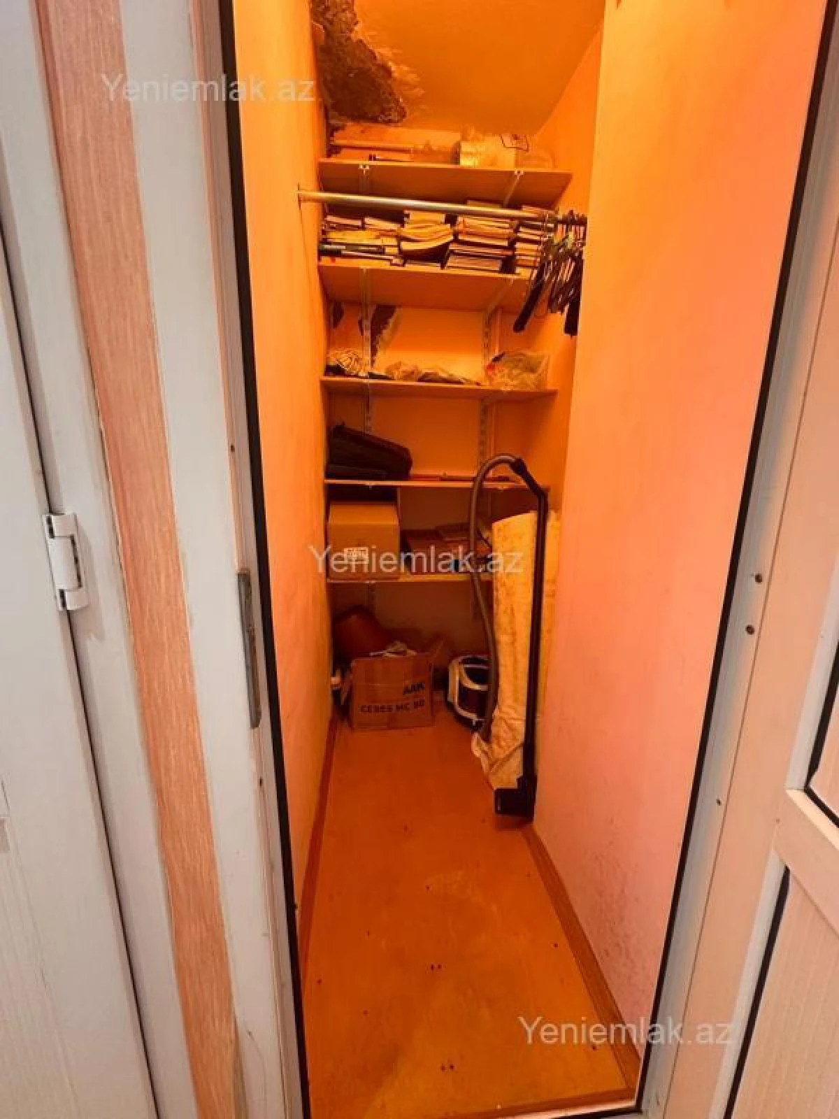 Satılır 2 otaqlı köhnə tikili 60 m²