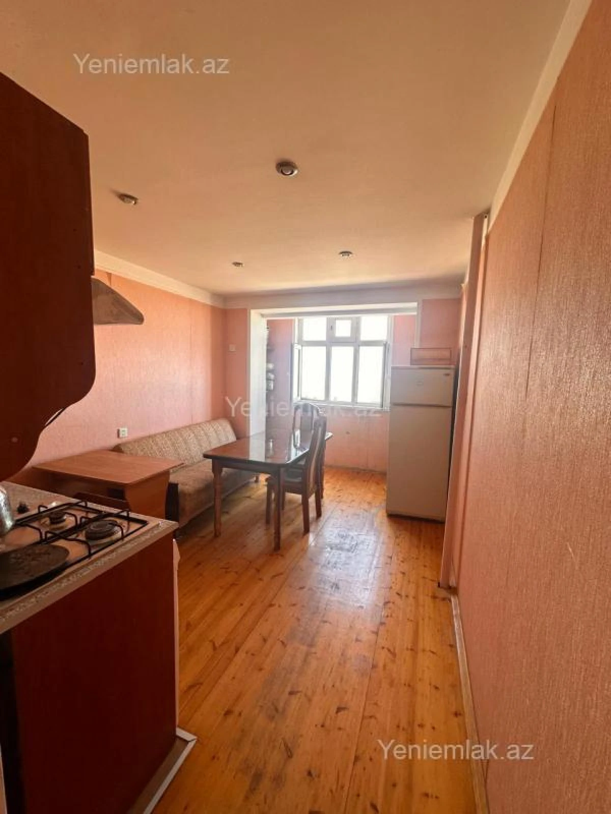 Satılır 2 otaqlı köhnə tikili 60 m²