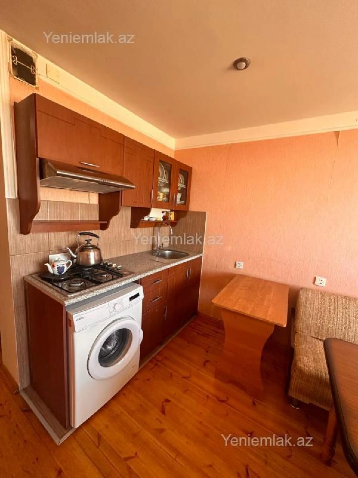 Satılır 2 otaqlı köhnə tikili 60 m²