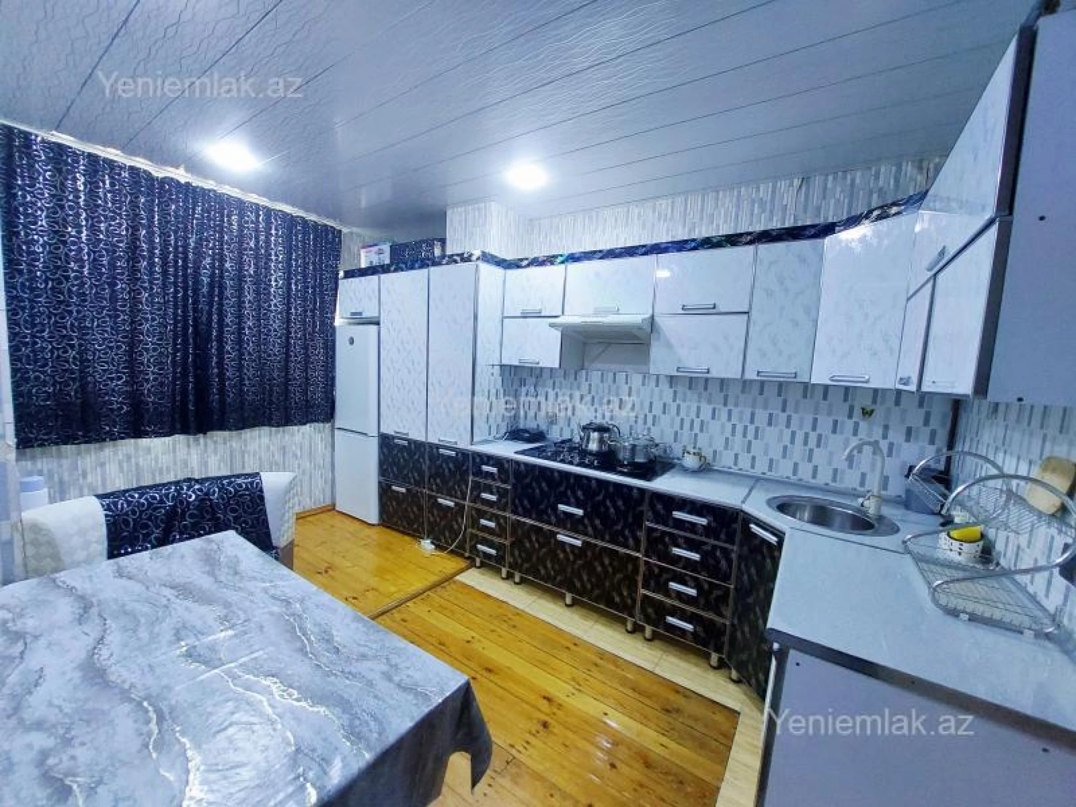 Satılır 3 otaqlı köhnə tikili 72 m²