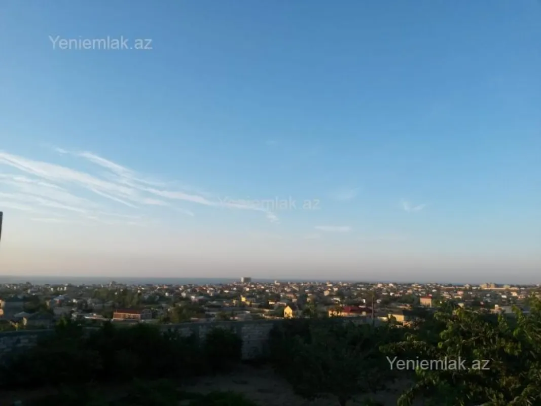 Satılır 6 otaqlı həyət evi 180 m²