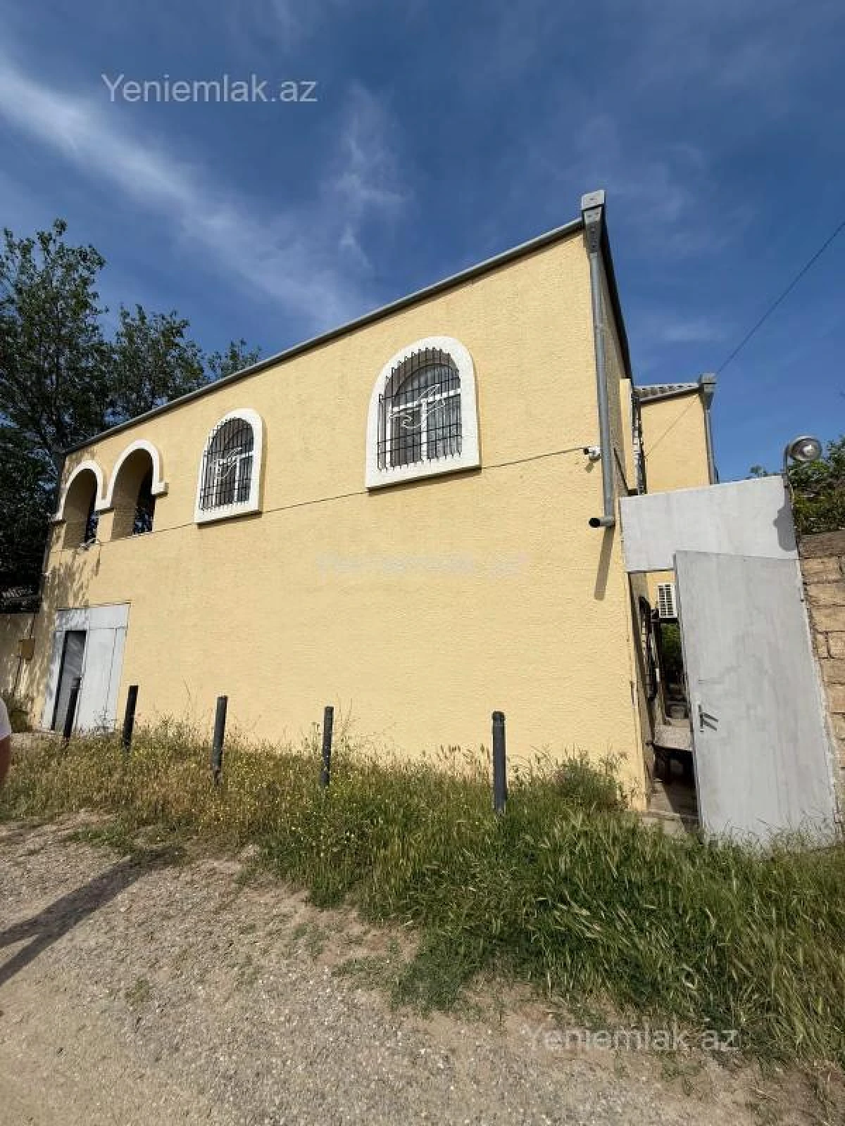 Satılır 6 otaqlı həyət evi 180 m²