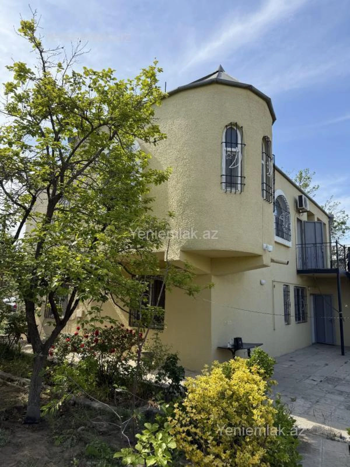 Satılır 6 otaqlı həyət evi 180 m²