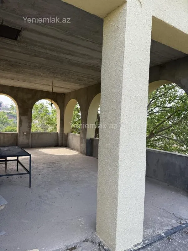 Satılır 6 otaqlı həyət evi 180 m²